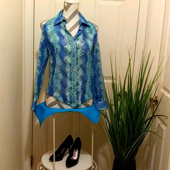 INC International Concepts Tops - 💚5/$25💚I-N-C size Small blouse w/rhinestone buttons